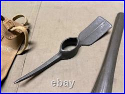 ORIGINAL WWI WWII US ARMY M1910 PICK AXE MATTOCK & CARRIER- US stamped