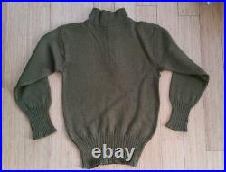 Original 40s WW2 US Army OD Combat Sweater w Cat Eye Buttons Field Gear 40 RARE