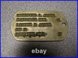 Original WW2 US Army Ribbon Bars and dog tag