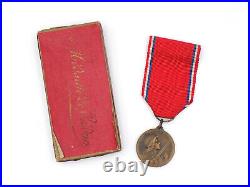 Original WWII Issued French 1916 Battle of Verdun Medal US Army Soldier