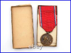 Original WWII Issued French 1916 Battle of Verdun Medal US Army Soldier