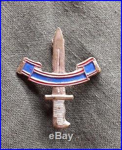 Original WWII US Army 473rd Infantry Regiment DI / DUI theatre made pin back
