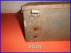 U. S. ARMY 1944 WWII Vintage Radio Battery Case CS-79-C''Signal Corps'