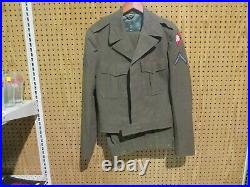 Vintage US ARMY WWII Uniform Ike Jacket With Patches 4th Army & Private H9385