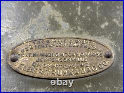 WWII US Army boxed mess kit. Dishes, cups, bowls, silverware and spice shakers