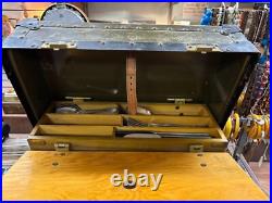 WWII US Army boxed mess kit. Dishes, cups, bowls, silverware and spice shakers